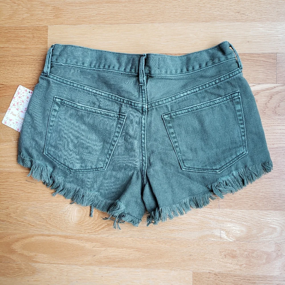 Free People Distressed Grunge Shorts Army Green - Picture 5 of 11